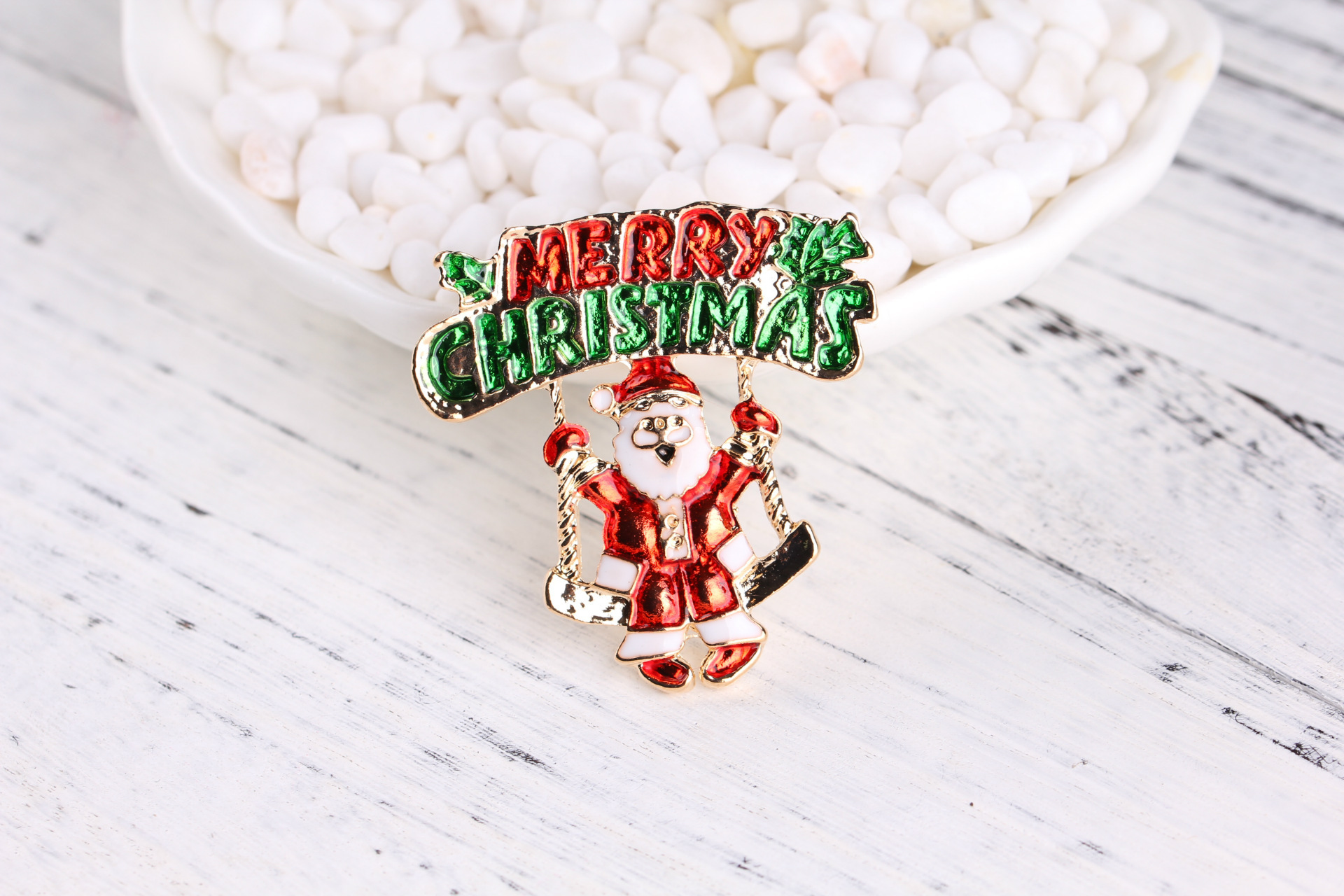 Spilla versatile con personaggio dei cartoni animati semplice coreano Harajuku Babbo Natale_voghion.com