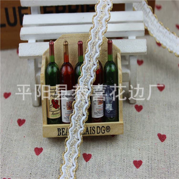 白色金线花边