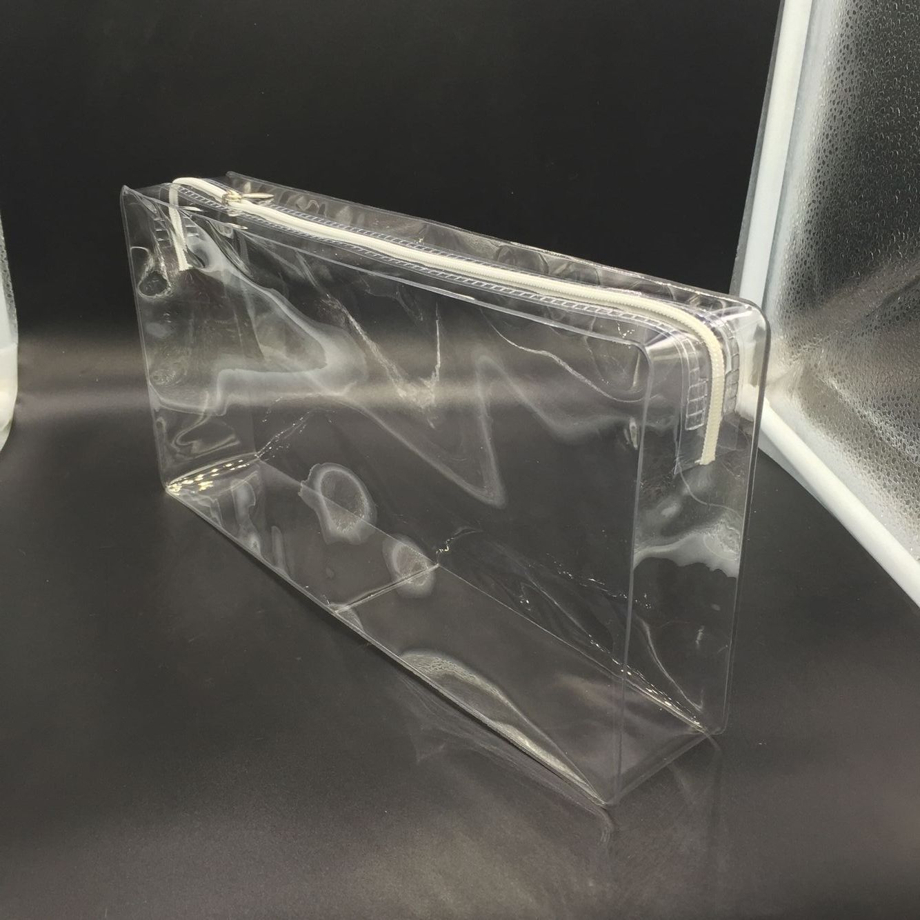 PVC透明化妆包 新款洗漱整理包防水大容量旅行收纳包袋 多色