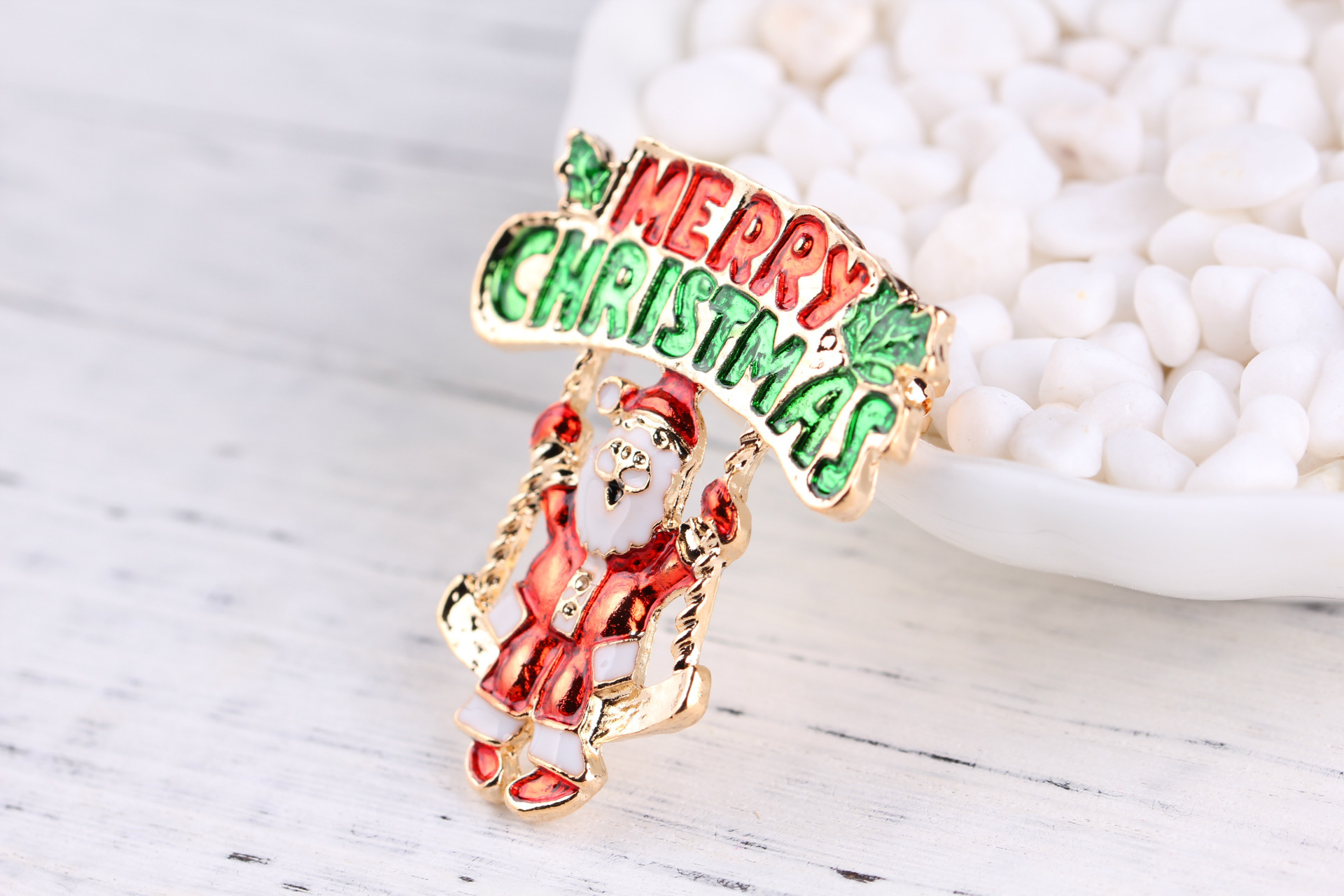 Spilla versatile con personaggio dei cartoni animati semplice coreano Harajuku Babbo Natale_voghion.com