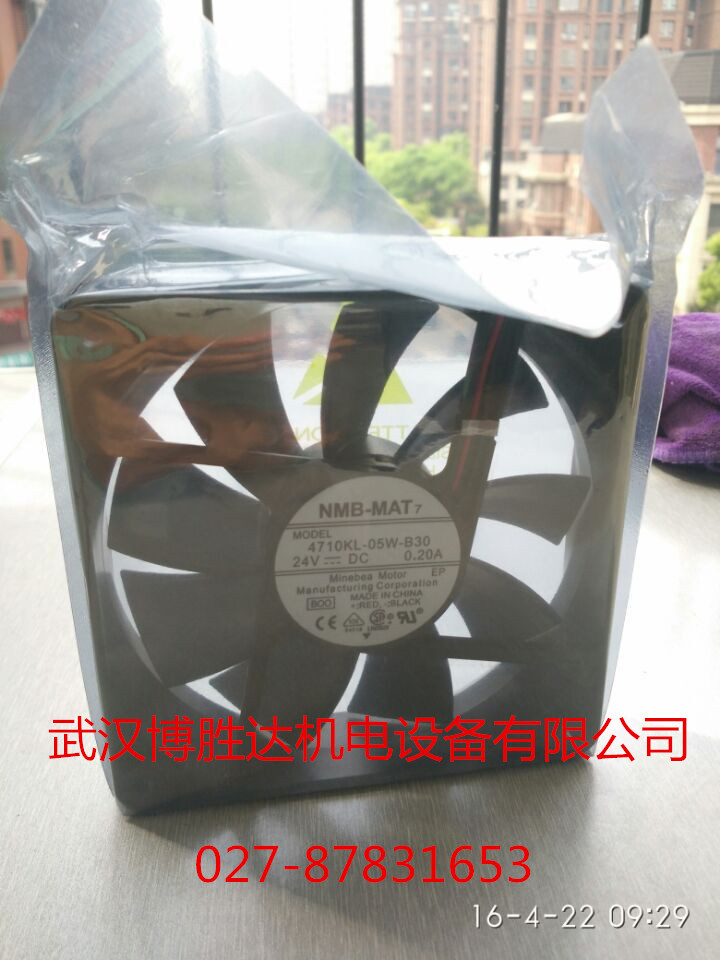 4710KL-04W-B10 NMB美培亚散热风扇 12V 0.16A 12CM 12025