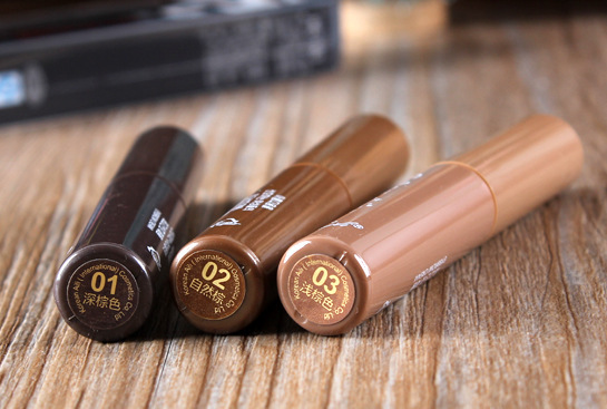 NOVO Emaili Natural Three-dimensional Eyebrow Dye is waterproof, long-lasting, does not fade or smudge, and has a natural dark brown color undefined