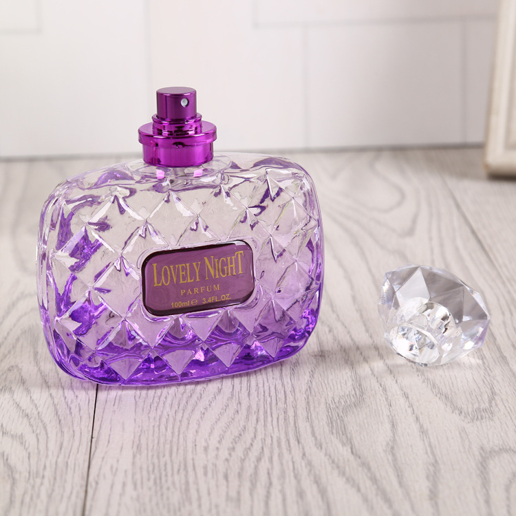 Profumo donna lunga durata fragranza floreale ai cristalli_voghion.com