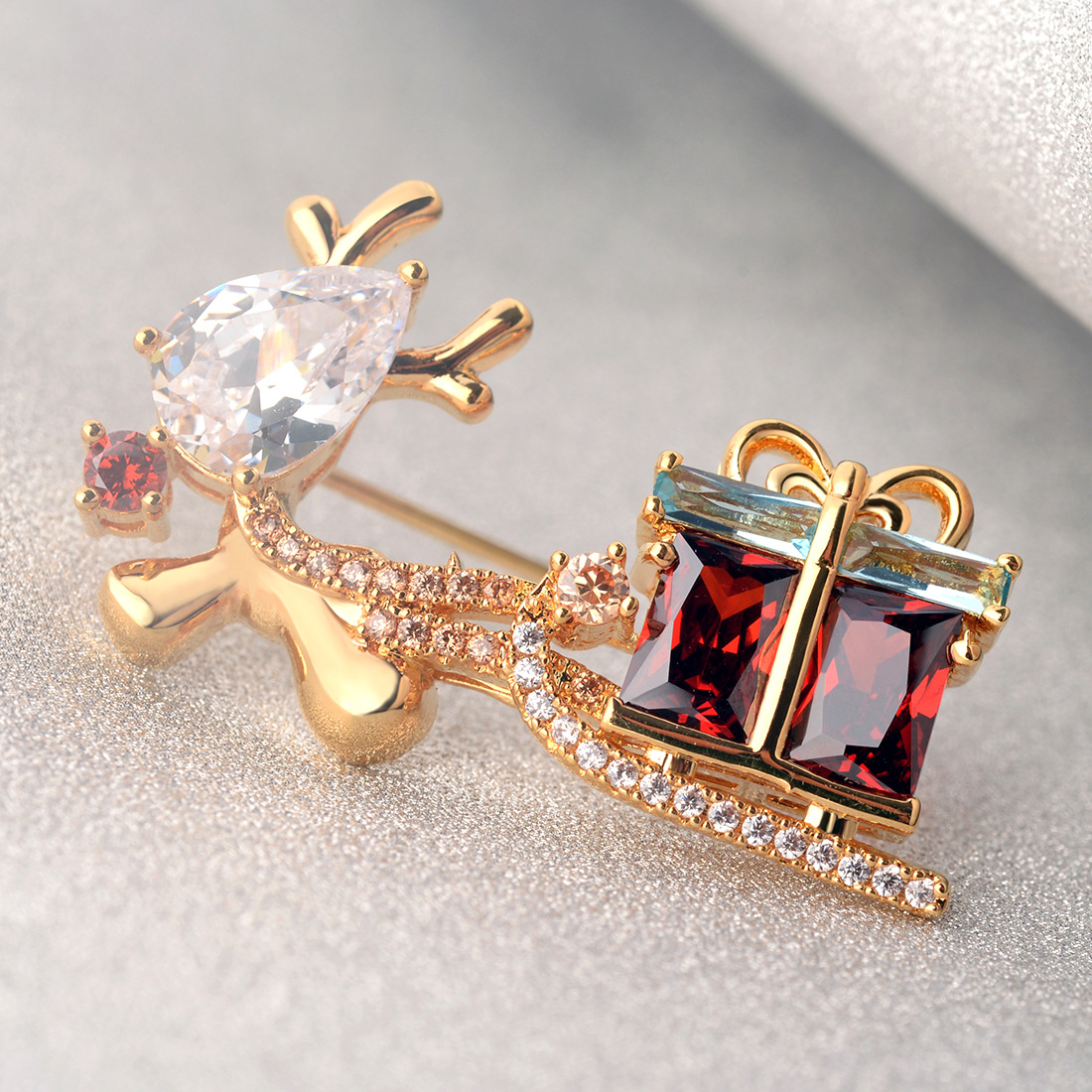 Christmas Gift Reindeer Pony Car Delicate Aaa Zircon Brooch Suit Pin Collar Pin display picture 3