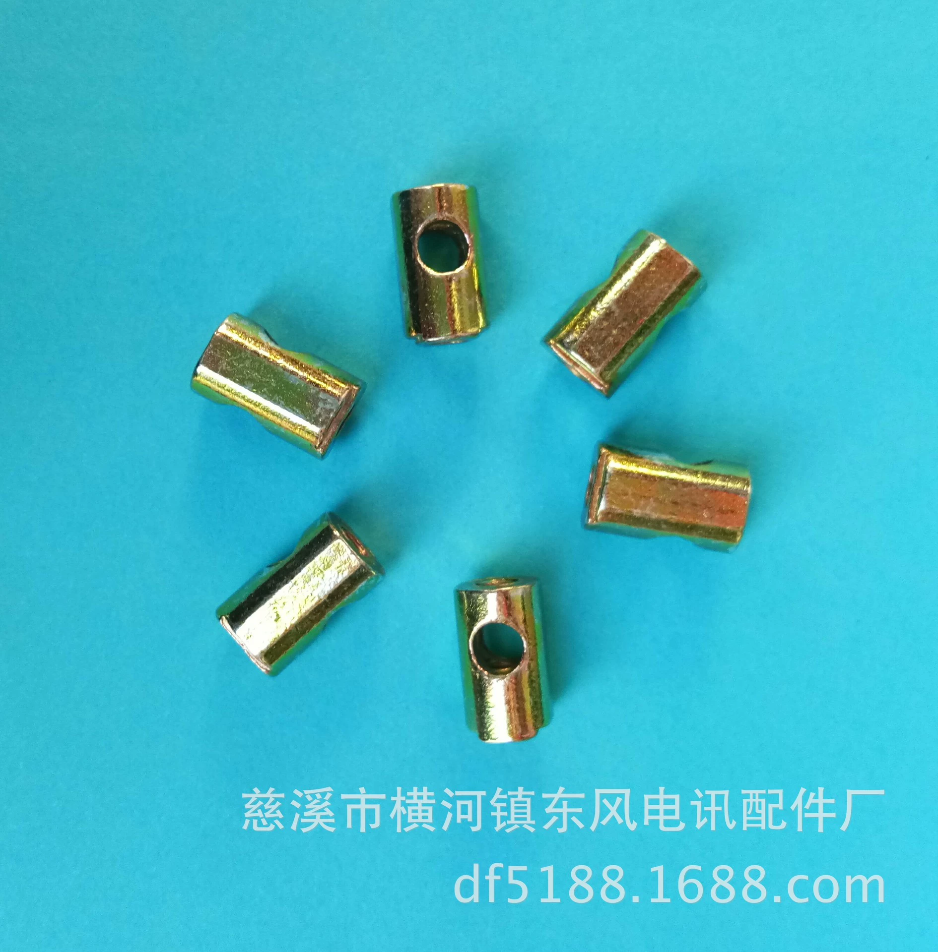 Готовые поставки производителя аксессуаров для коммуникационного оборудования M4X13 с круглым плоским усиленным сердечником и фиксированной колонкой