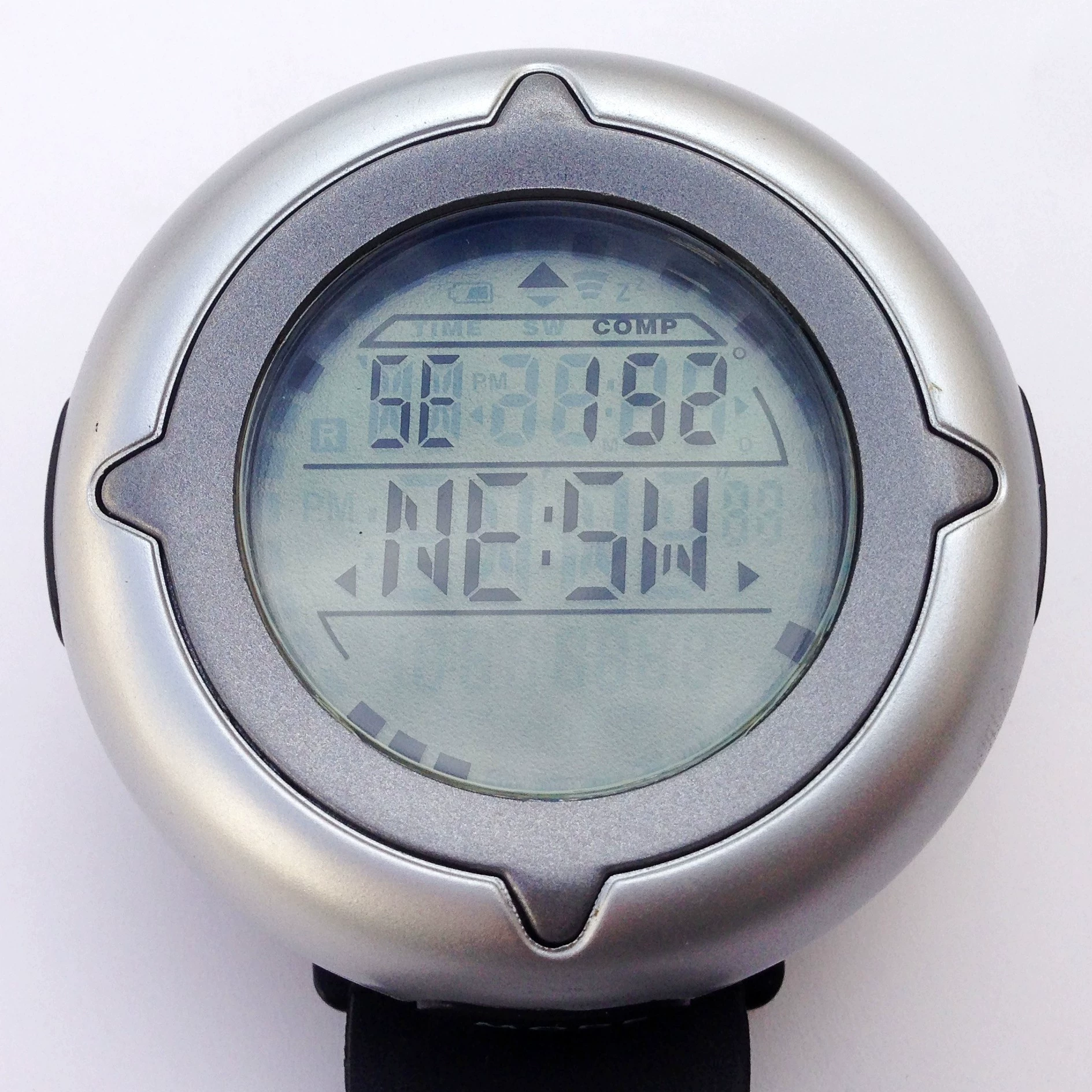 Sichuan -One climbing electronic compass (compass temperature, running watch, time) low -cost processing clearance