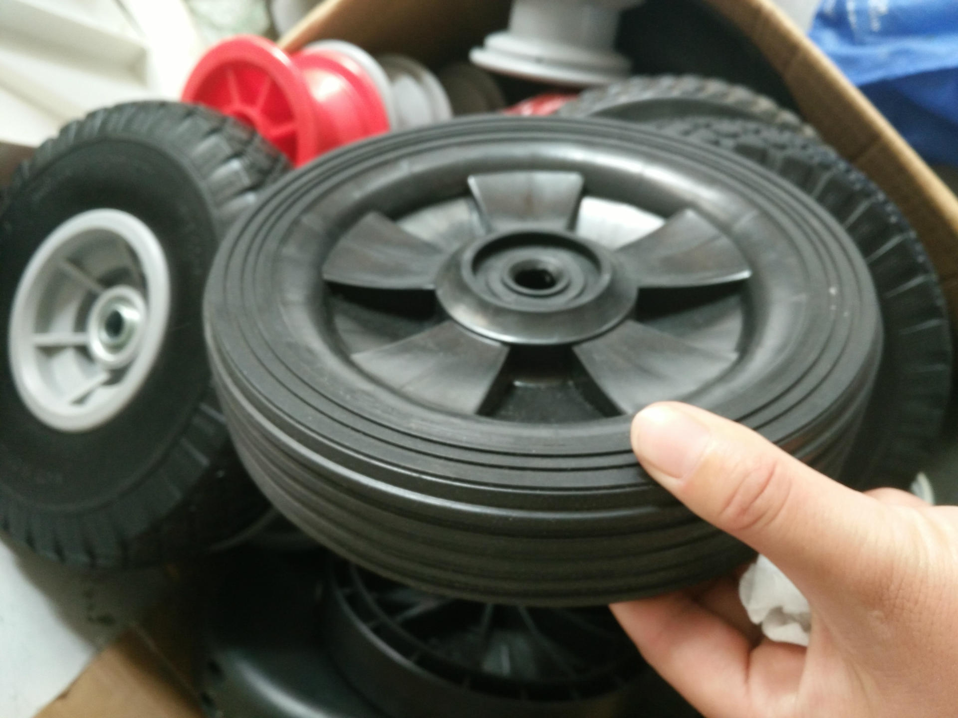 清洗机割草机用塑料轮子 8x1.75