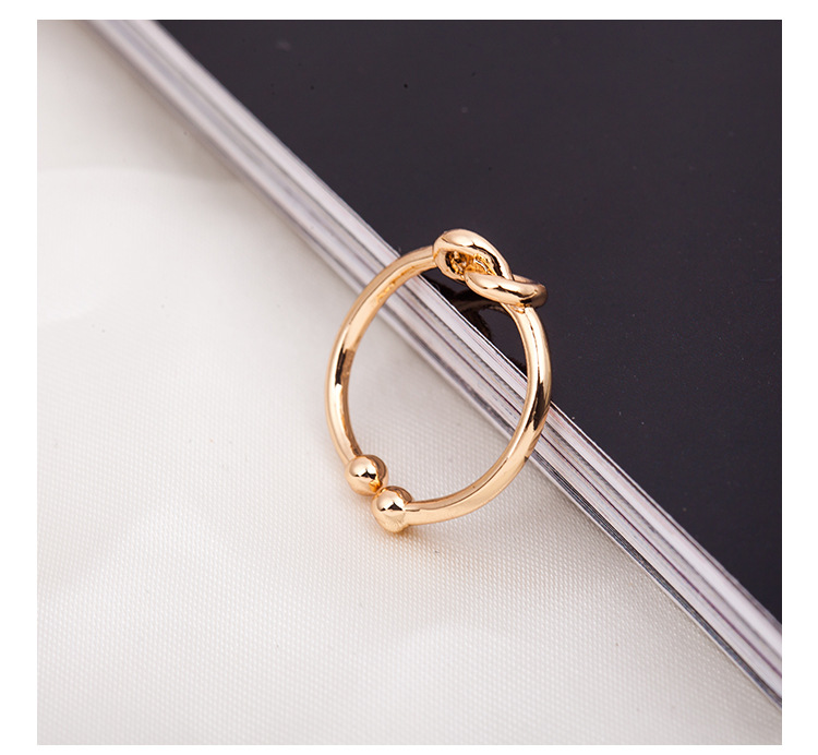 Knotted Love Ring Ring Open Heart Braided Staggered Ring display picture 3