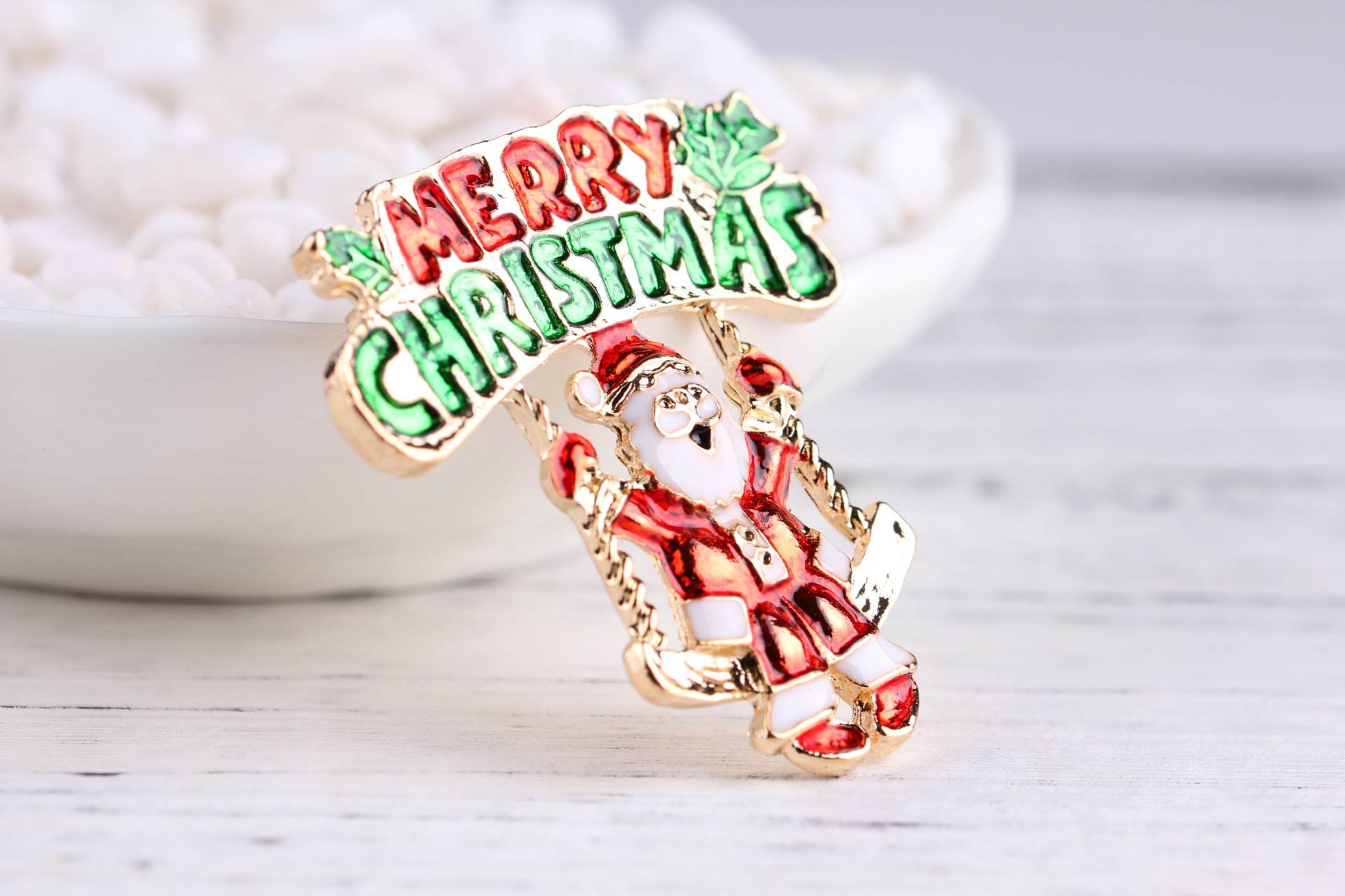 Spilla versatile con personaggio dei cartoni animati semplice coreano Harajuku Babbo Natale_voghion.com