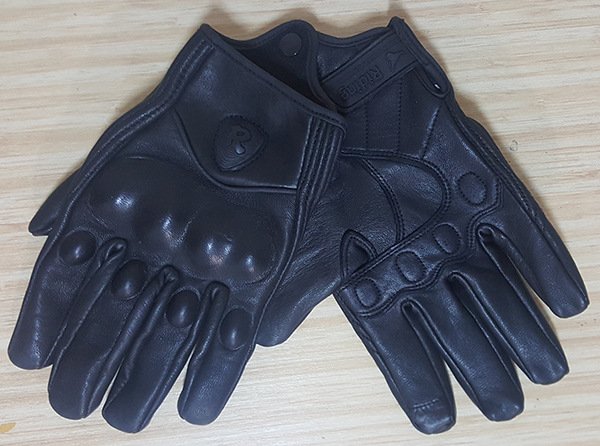 Gloves Image 2