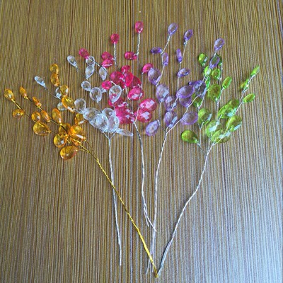 批发采购饰品配件-塑料亚克力三叉水滴烛台配