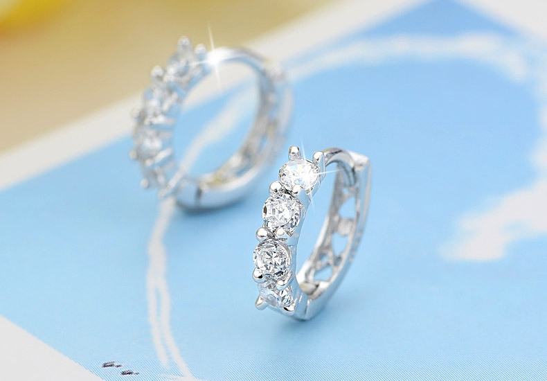 15g Weight Zircon Inlay Material 1 Pair Fashion Heart Shape Copper Inlay Zircon Hoop Earrings