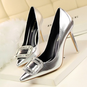 516-8 European and American wind fashion sexy and elegant banquet diamond buckle shoes