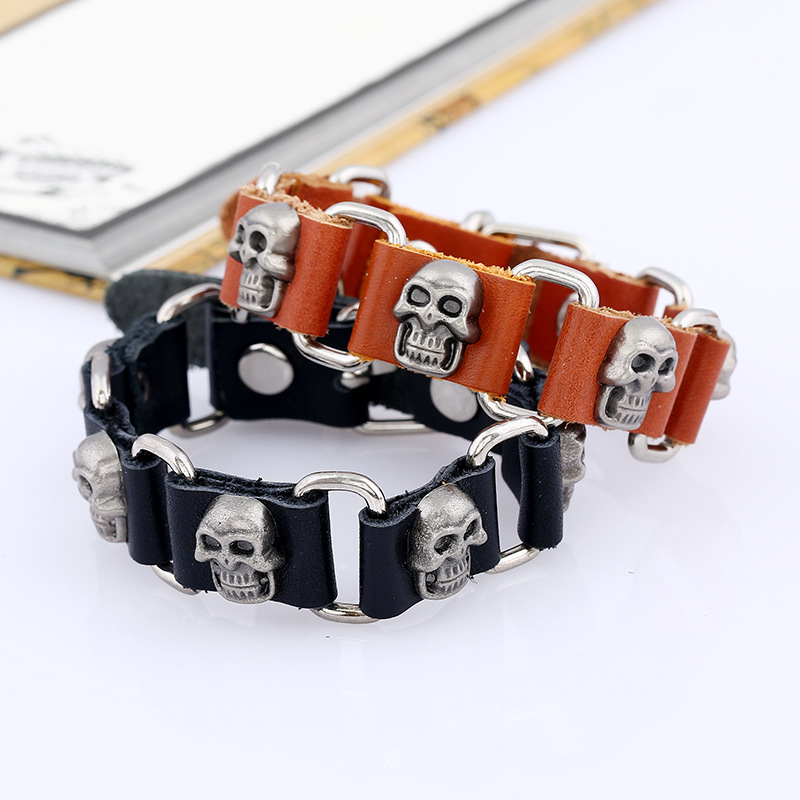 Jewelry Punk Leather Bracelet Alloy Skull Leather Cowhide Bracelet display picture 1