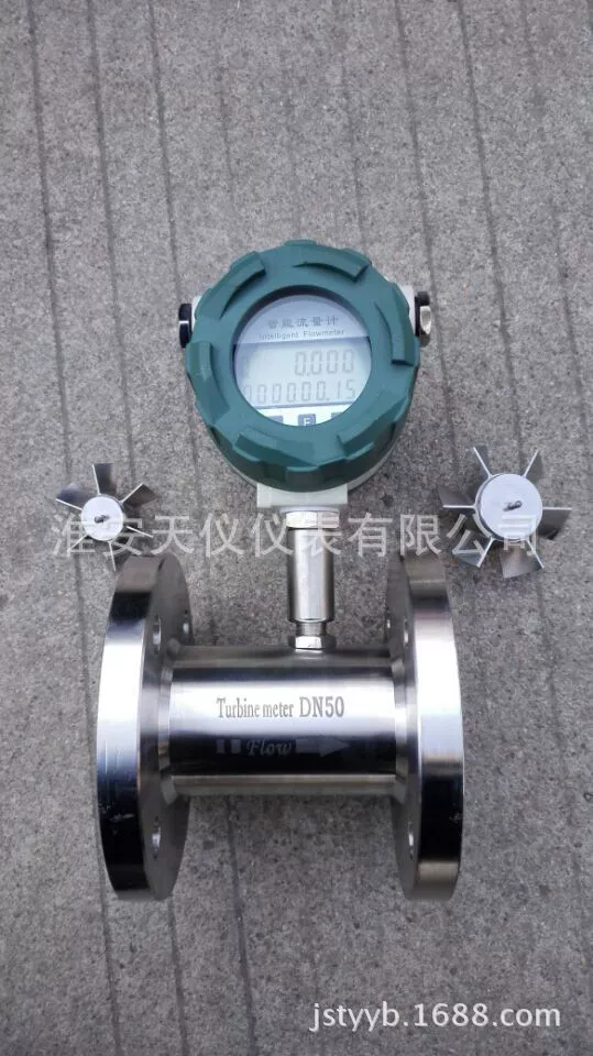 Жидкостный турбинный расходомер на складе питания литиевой батареи Высокоточный расходомер интеллектуальный расходомер