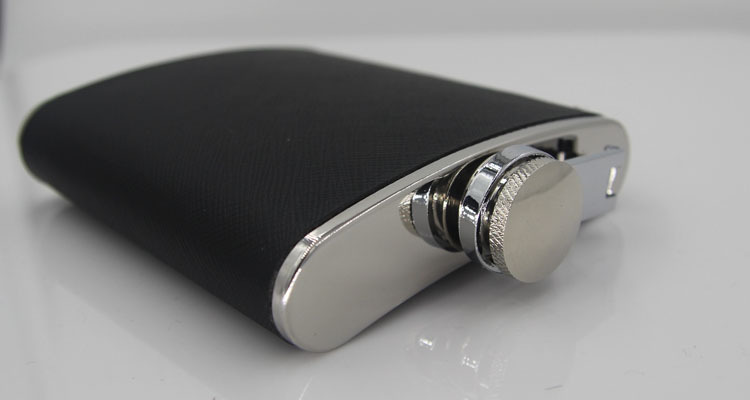 经典贴斜纹黑皮