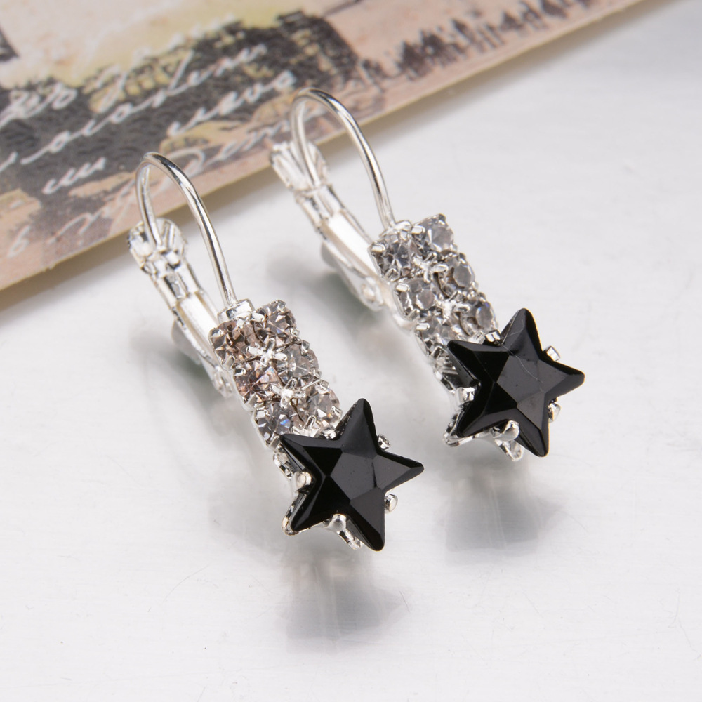 Star Crystal Cien Pendientes Hermosos Pendientes De Diamantes De Cuatro Garras Brillantes Mujeres Al Por Mayor display picture 6