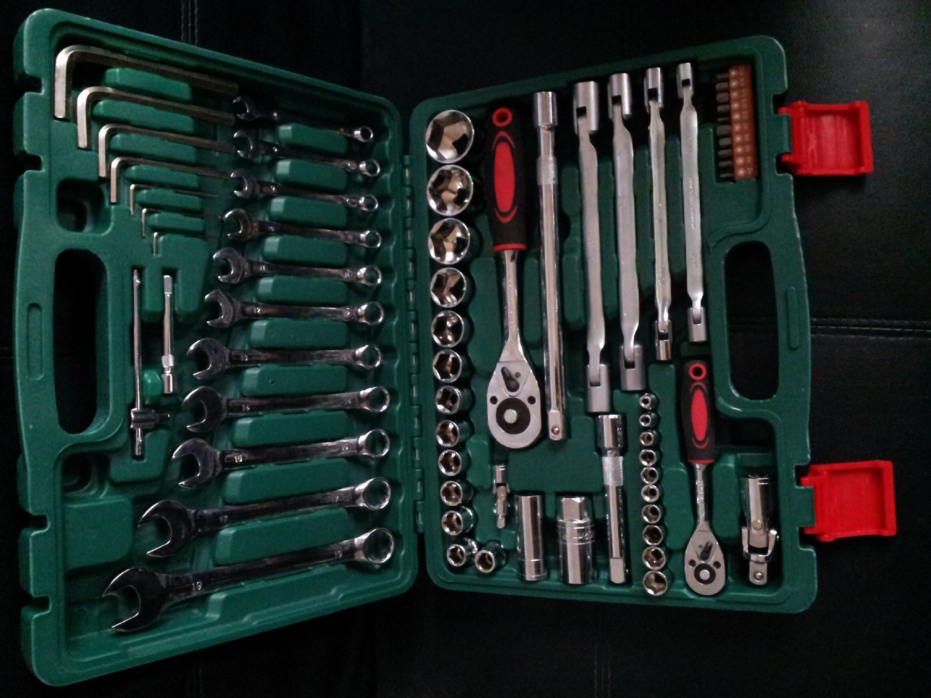 厂家直销塑料77件套汽修机修多用途组套工具箱，吹塑工具盒