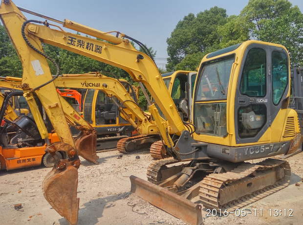 二手玉柴35挖掘机出售，免费送货