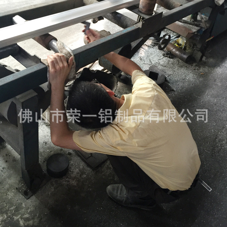 大量供应异型铝材 led铝材 流水线铝材加工 门窗异型铝材