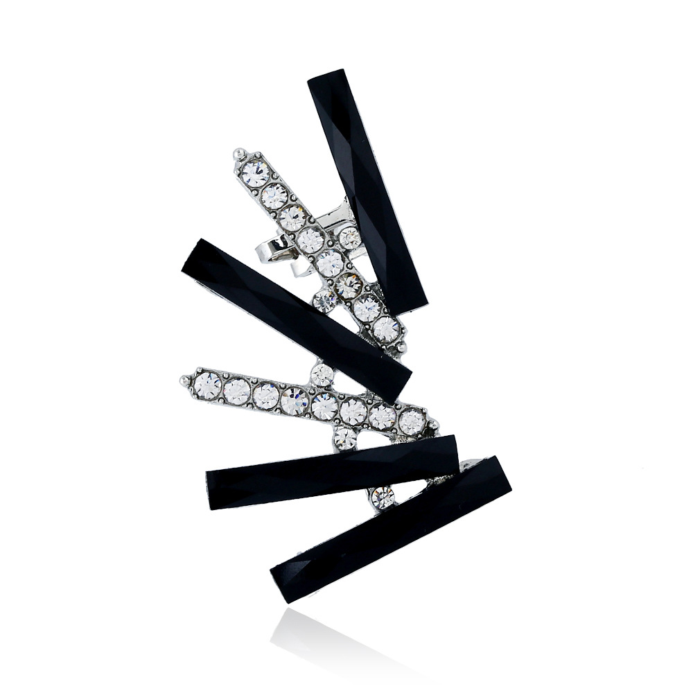 Diamond-studded Geometric Earrings display picture 7