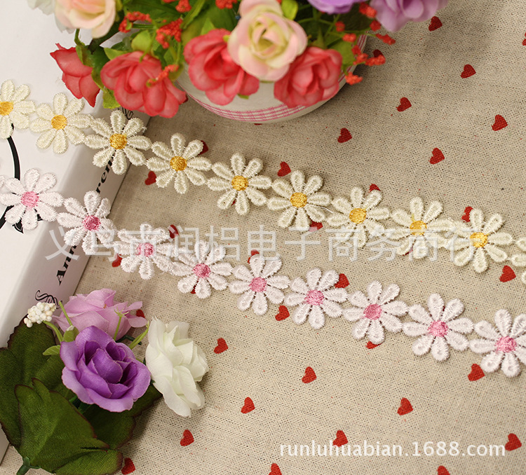 现货供应2.5CM 8瓣花朵水溶刺绣花边两色配 儿童发箍 服装装饰