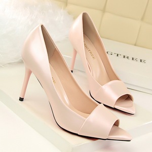 2609-1 the European and American fashion contracted wind model big star shoes high heel with shallow pointed mouth fish 