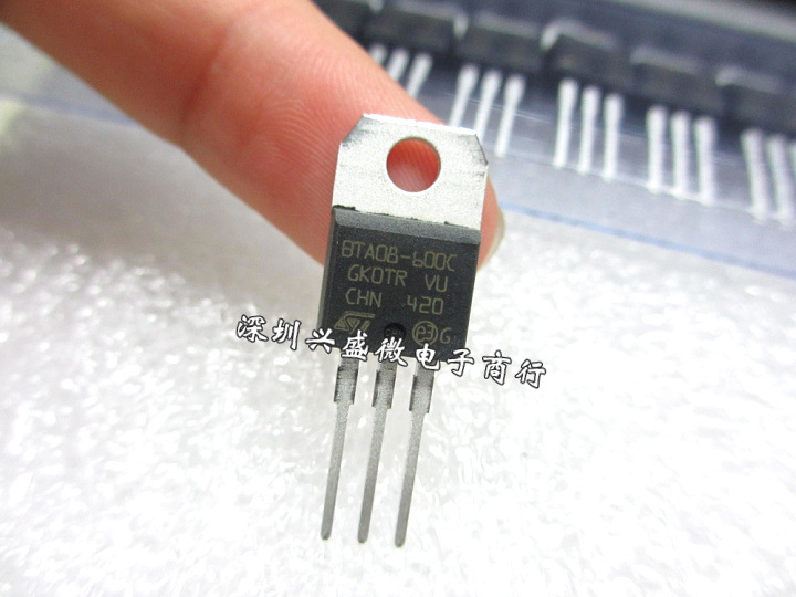 ST  BTA08-600CRG BTA08 TO220 双向可控硅 8A 600V 原装正品