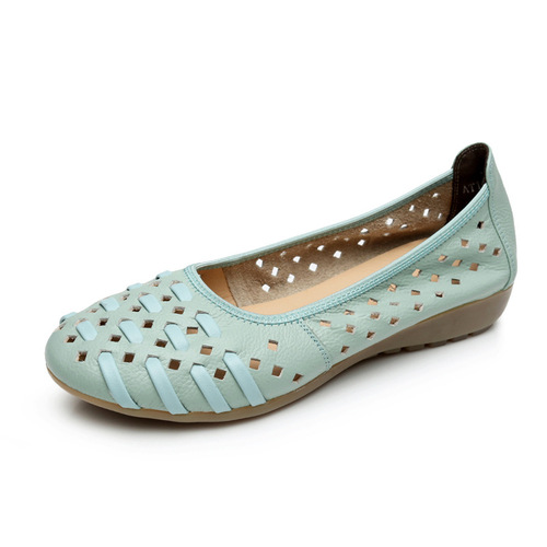 Cowhide soft-soled mother's shoes flat-soled hollow hole sandals round toe shallow mouth large size women's shoes 1627