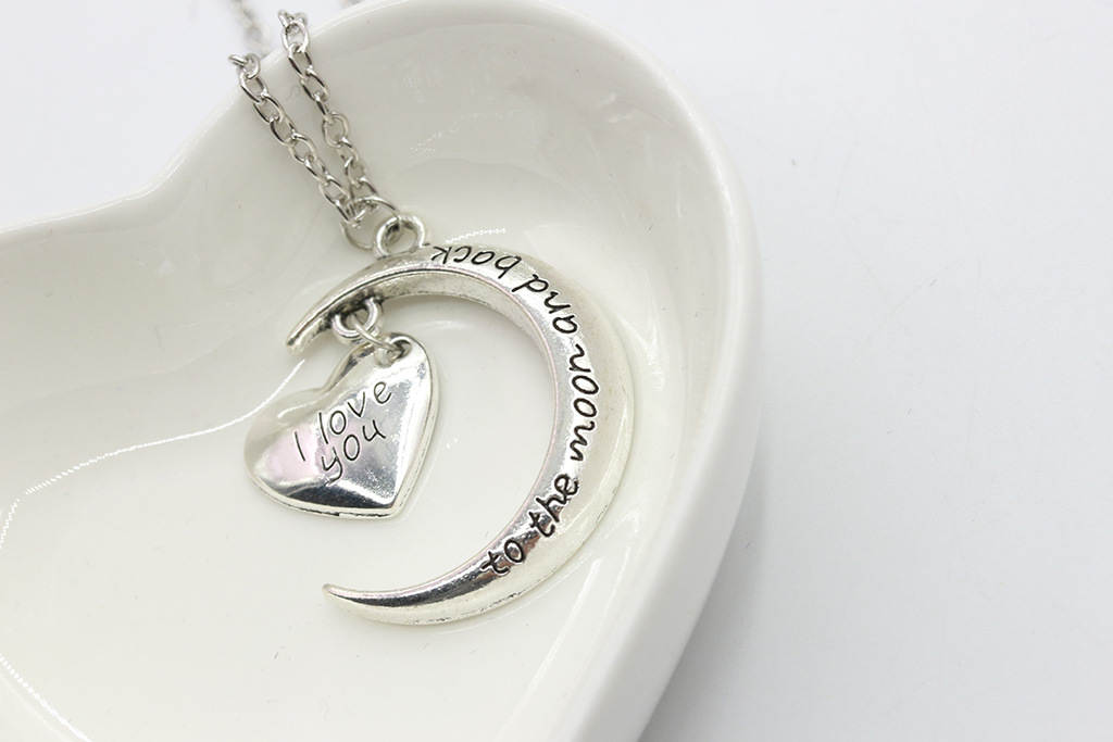 Coréenne Style Nouvelle Vente Chaude Je T'aime Coeur De Lune Collier   Commerce Extérieur Chandail Chaîne display picture 2