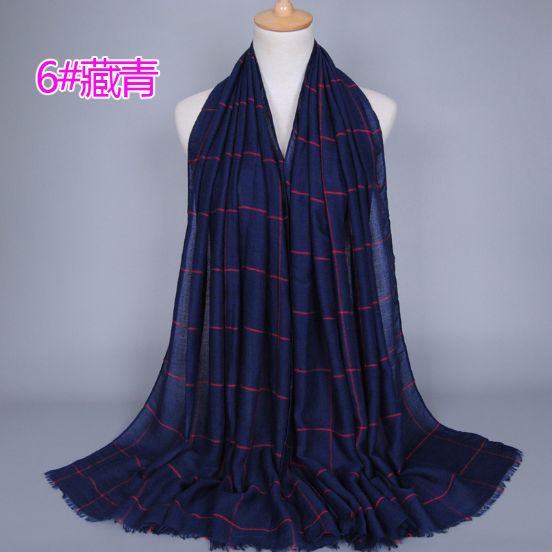 #6藏青 (1) - 几何绣花围巾巴厘纱