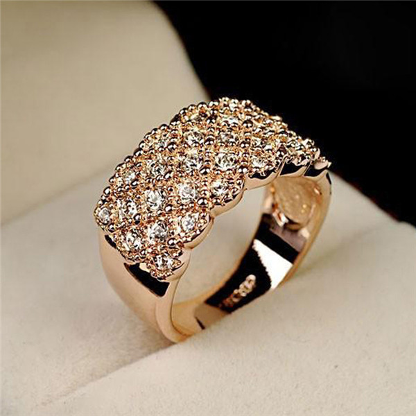 Jewelry generous luxury shining full diamond ring Czech diamond _voghion.com