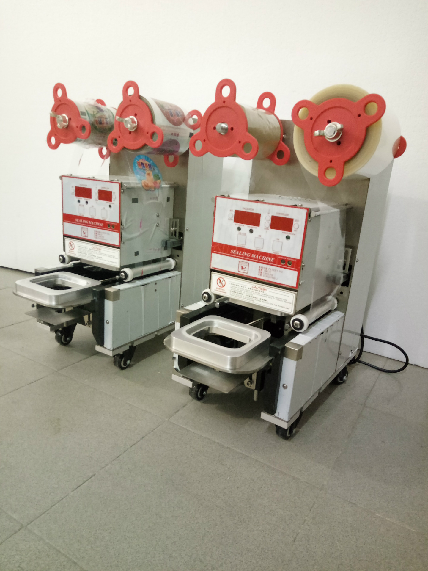 半自动锁盖机旋盖机 鸭嘴瓶喷雾剂瓶洗衣液瓶旋盖机 手持旋盖机