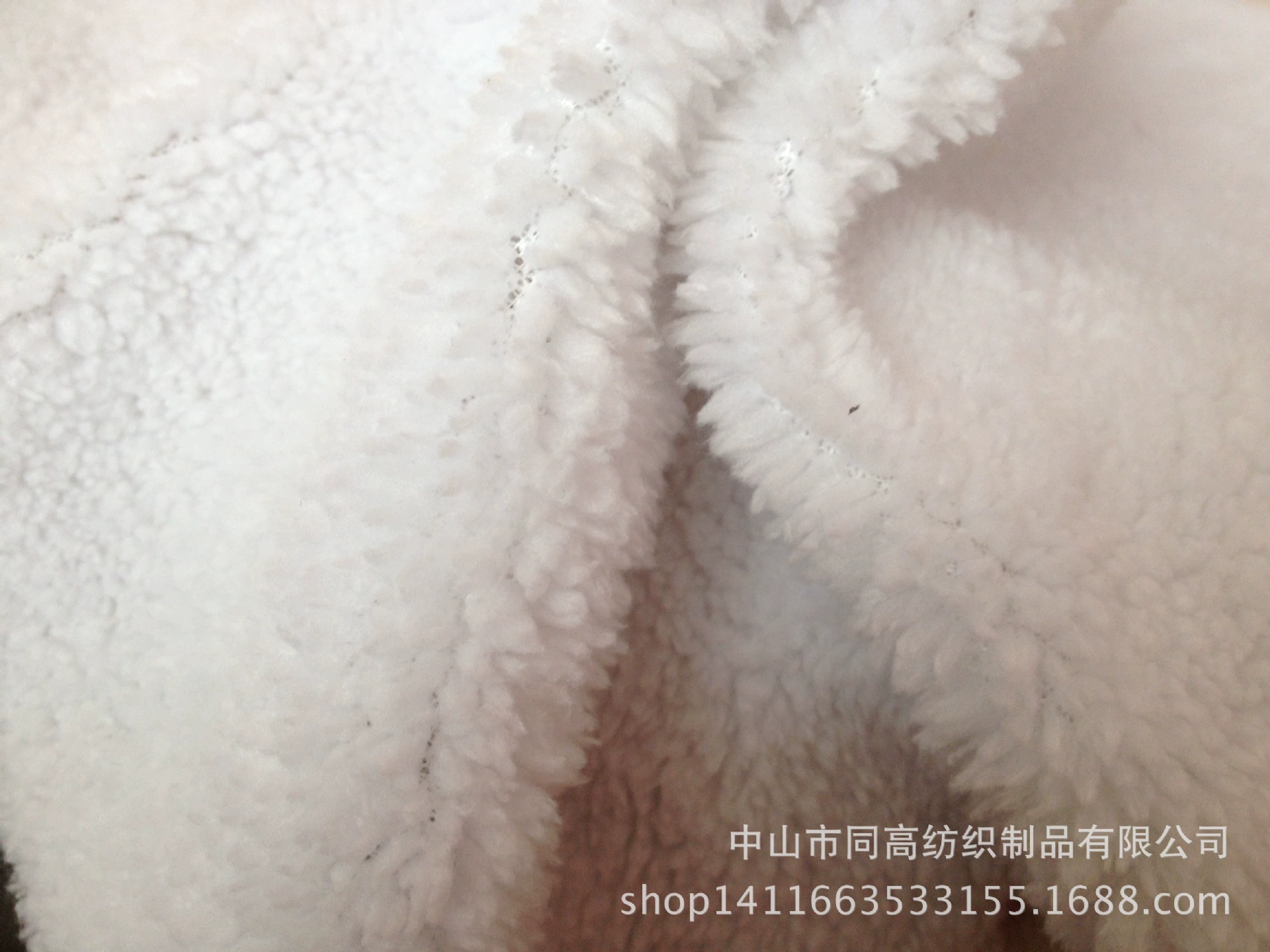 Поставка Arctic velvet кораллово-красная одежда, обувь, головные уборы, перчатки, плюш внутри материала