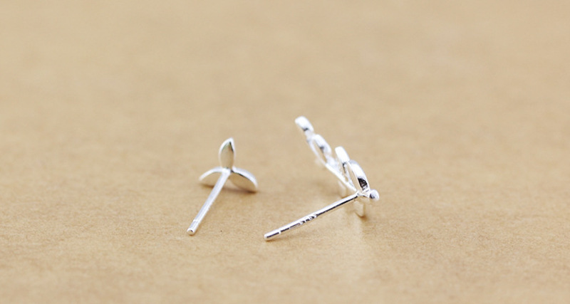 Korean Version Of The Asymmetric Olive Branch Earrings Copper Silver Plated Color Control Hypoallergenic Olive Leaf Ear Needle Factory Direct Generation display picture 4