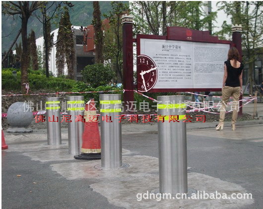 自动伸收防暴阻断路桩-电动液压升降柱-乌鲁木齐防冲撞隐形拦路桩