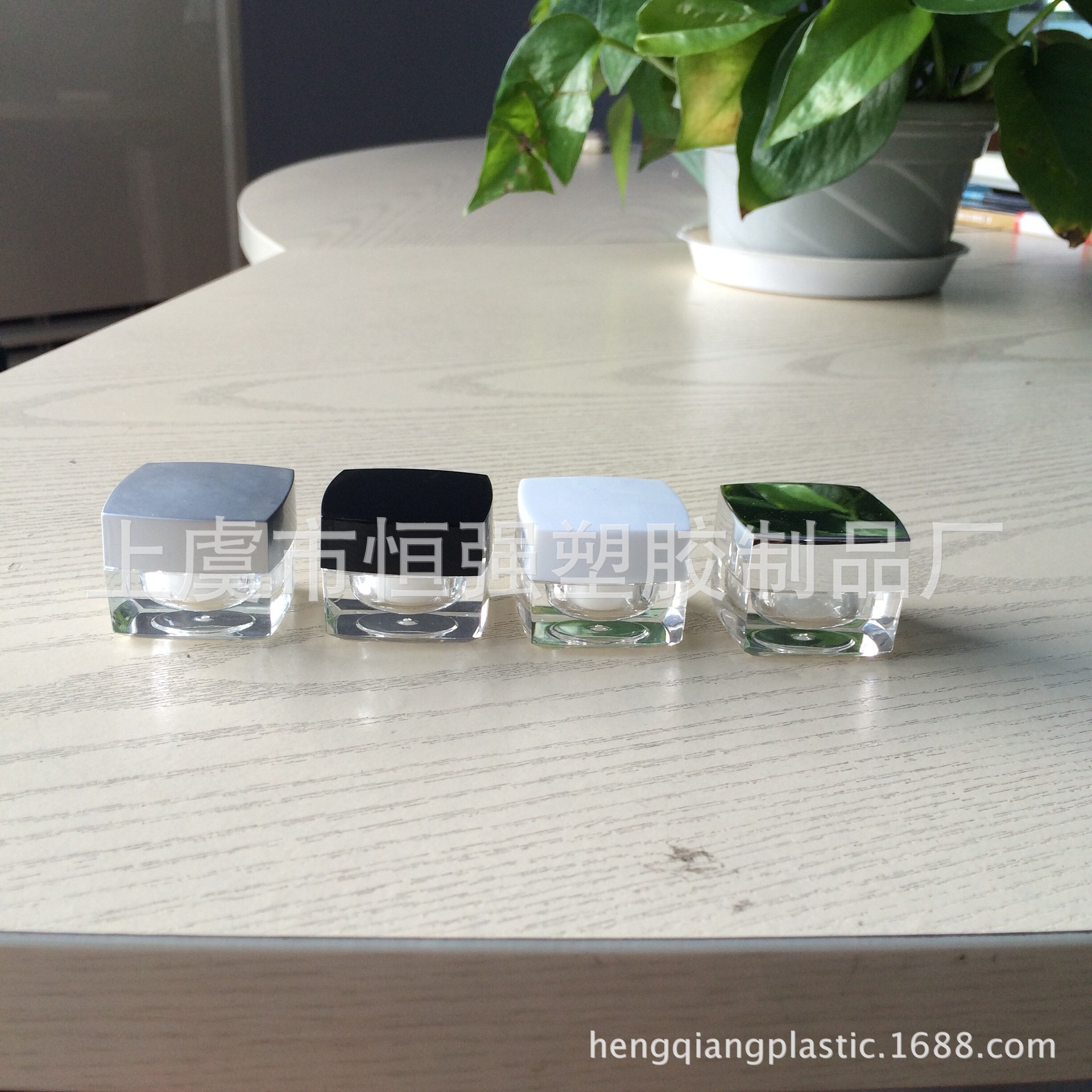 Y04  3g亚克力四方形瓶 试用装小瓶亚克力膏霜瓶 化妆品包材