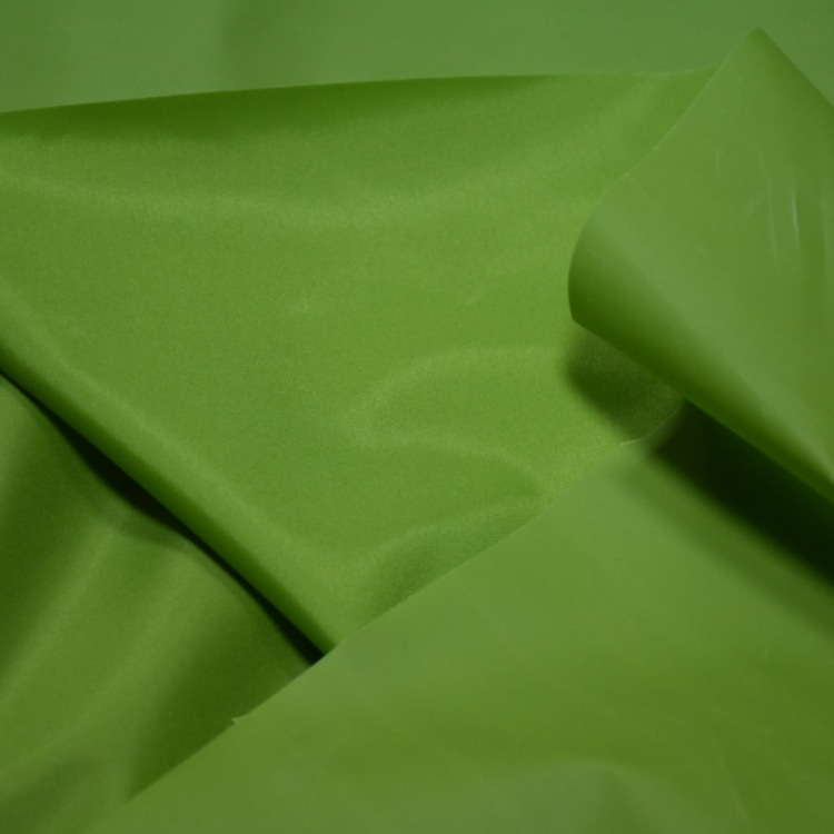 190T涤塔夫 防水PVC轻薄透气雨衣围裙挡风被气模充气冰袋面料