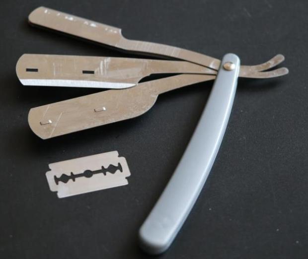 74 Tool carrier Stainless steel shaving 74 Tool carrier old-fashioned Manual Shaving Tool carrier give 10 Piece blade