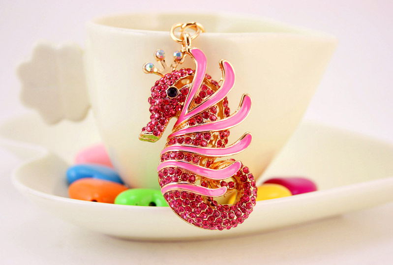 40g Weight Alloy, Metal Material Animal Pattern Unisex Gender Pink, Purple, Blue, Peach Color Marine Animal Creative Diamond Seahorse Car Keychain Metal Pendant 7