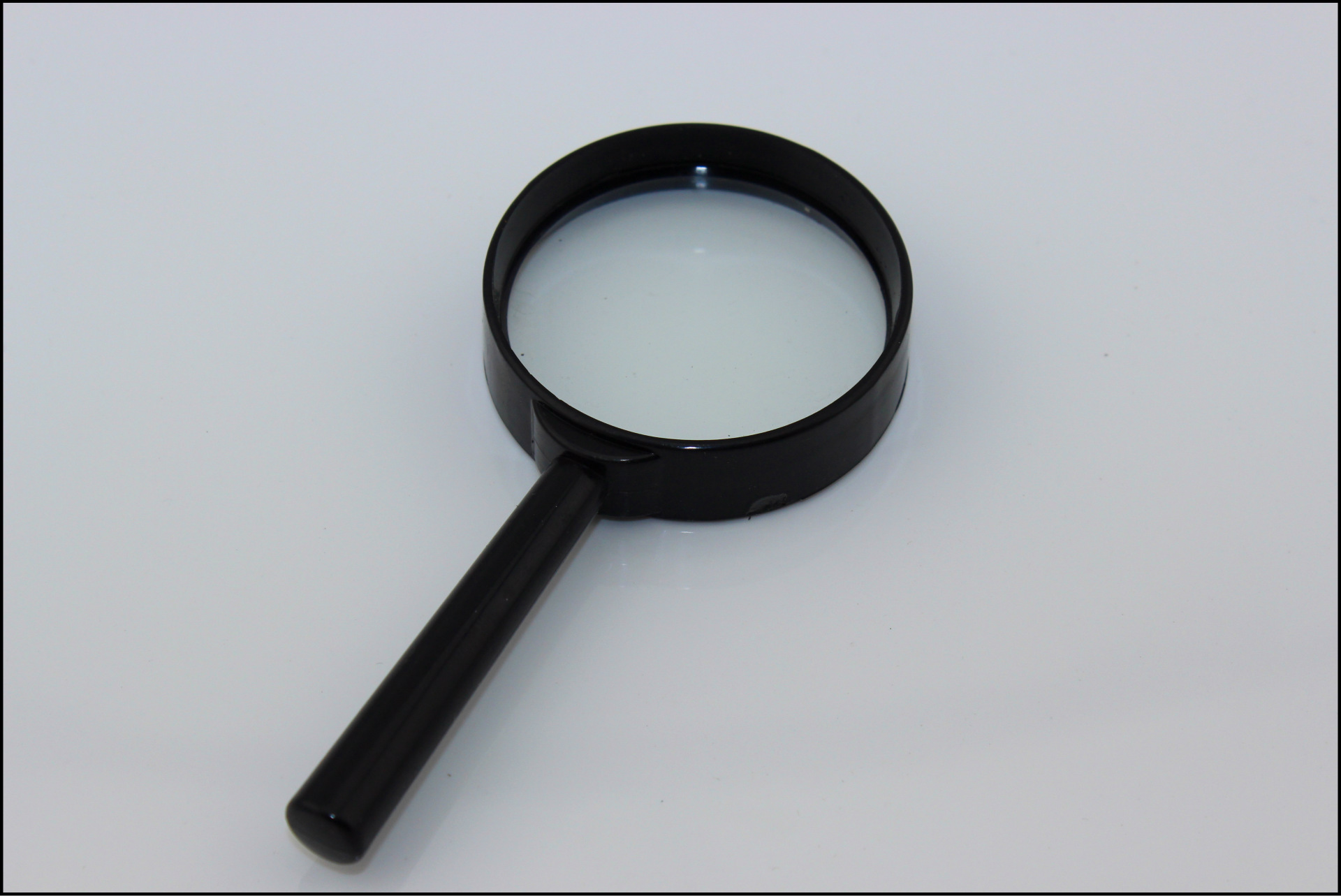 厂家直销供应50MM压圈直柄朔料手持放大镜/老年阅读式放大镜