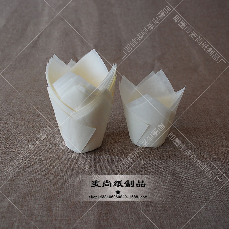 Europeo importado tulipán llama taza pastel taza de papel para hornear pastelería occidental embalaje de alimentos barbacoa personalización al por mayor