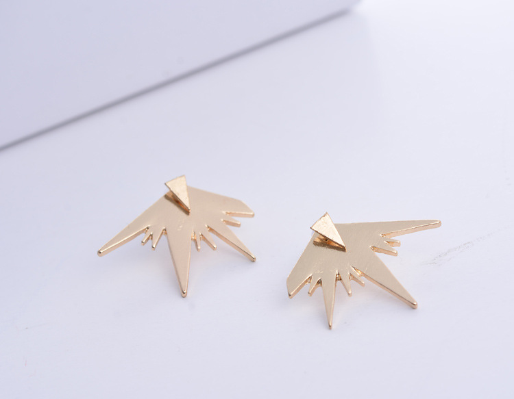 Silver pointed spike labret stud material detail