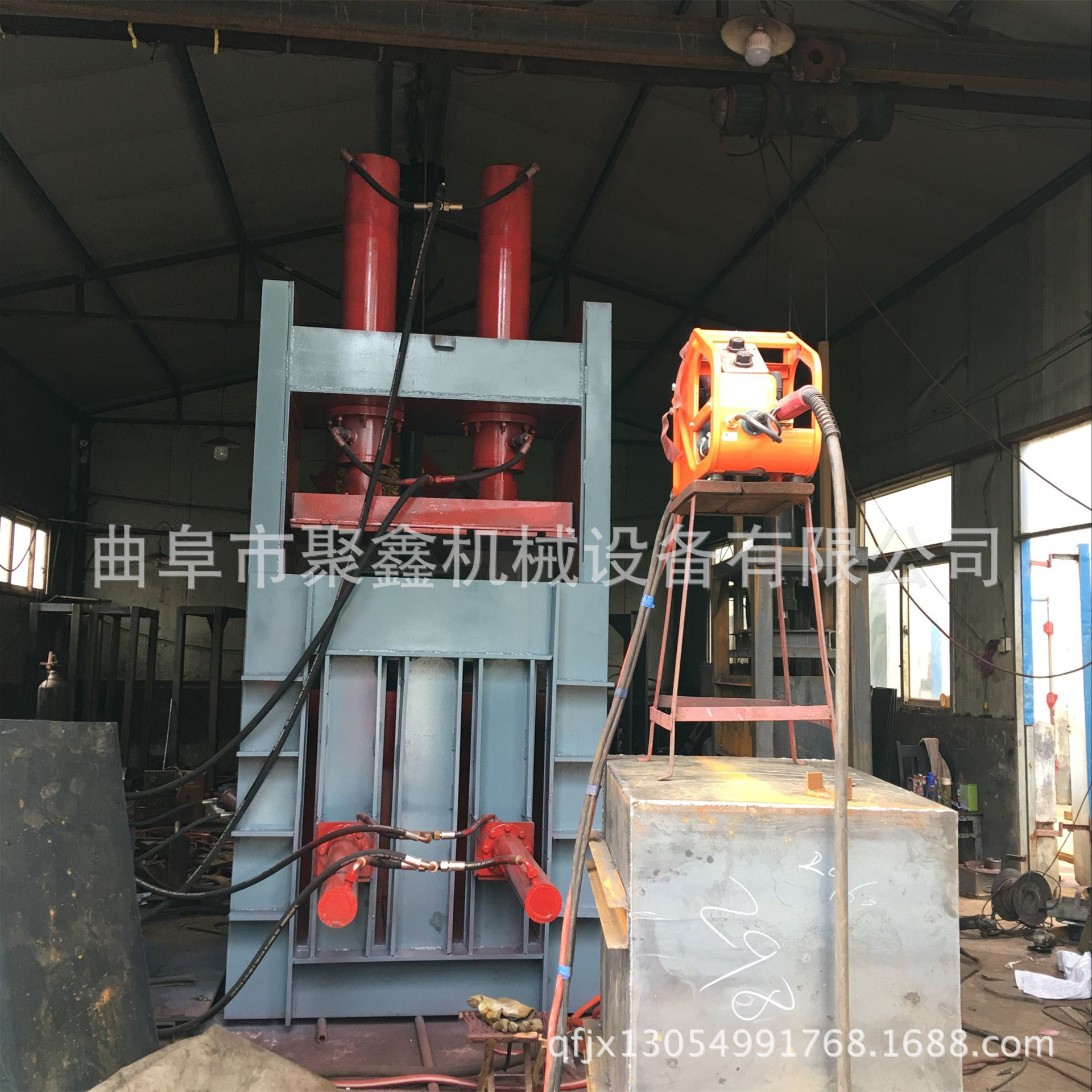 废钢丝液压打包机图片