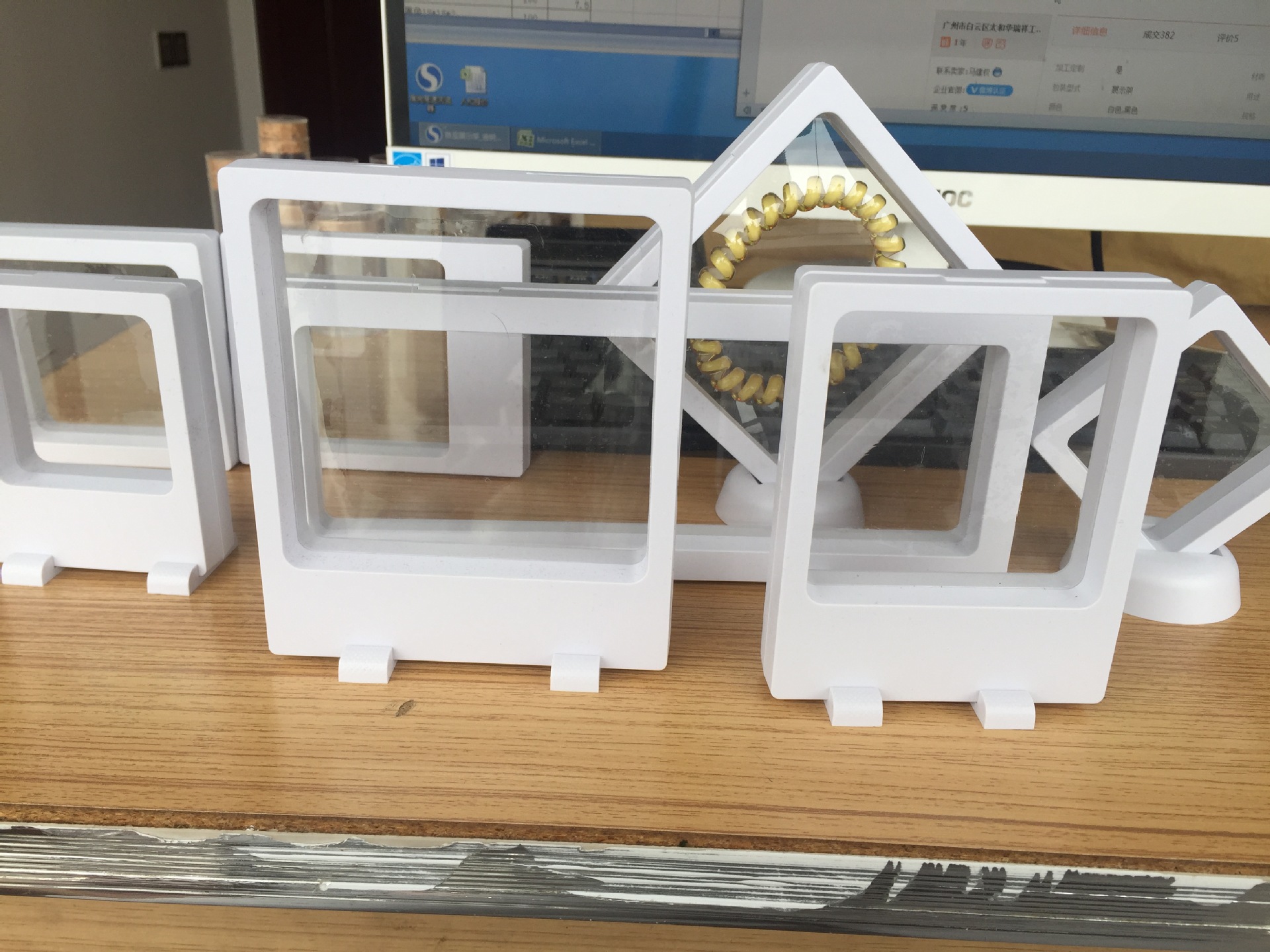 pe薄膜弹性悬浮透明展示架 珠宝首饰手串手链项链吊坠展示包装盒