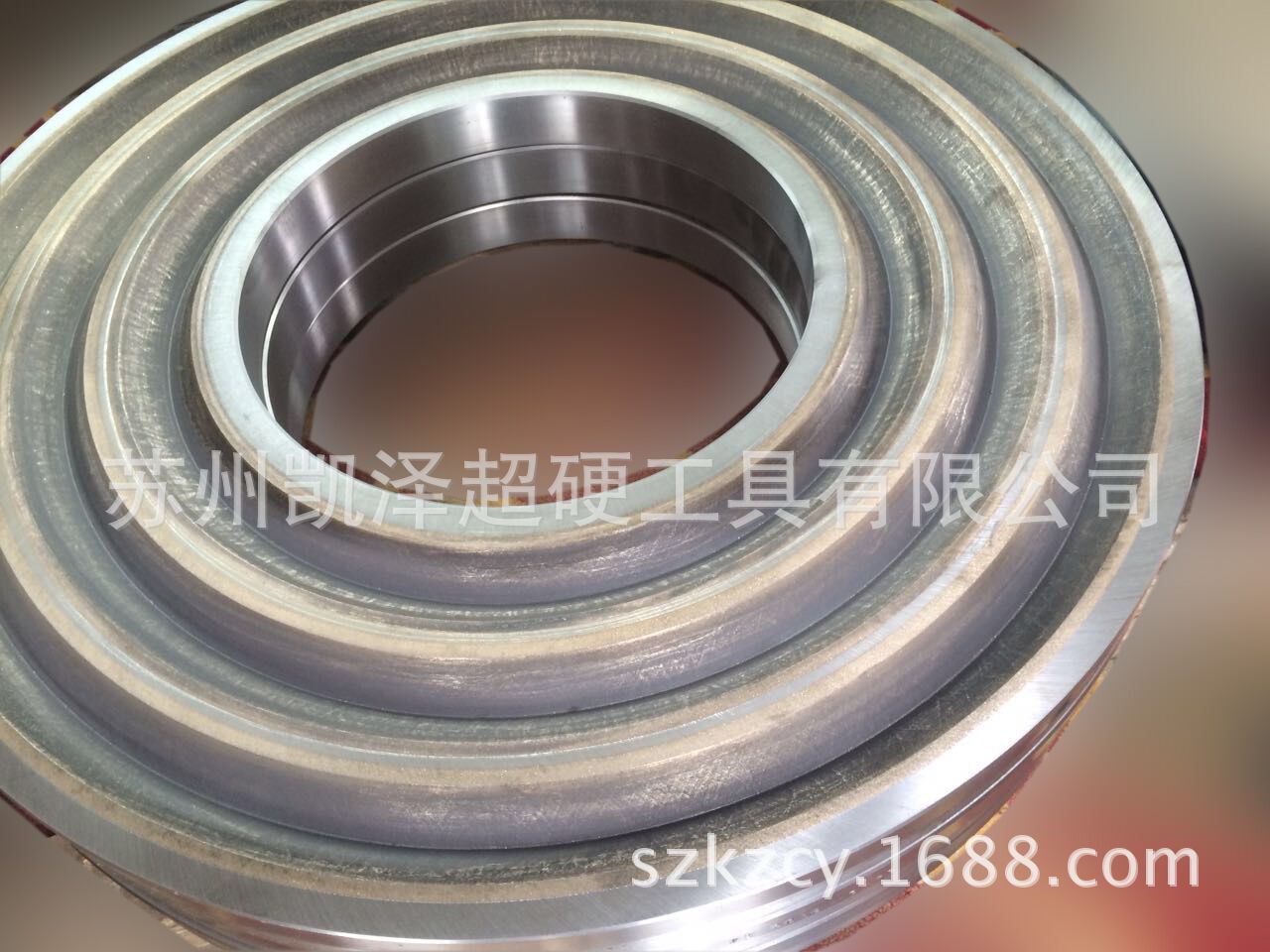 用于磨削陶瓷、钨钢球、摩擦材料等产品的青铜结合剂金刚石磨板金