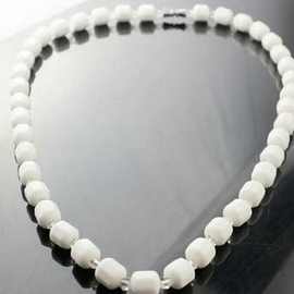 欧美简约时尚锁骨链饰品能量火山石项链马来西亚白色八方珠项链