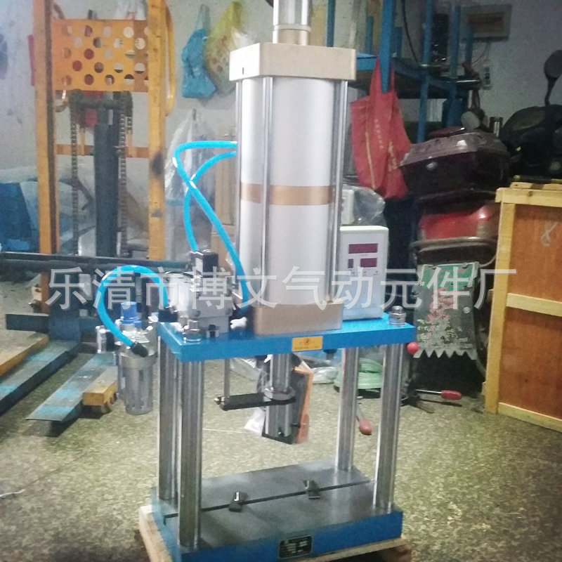 四柱气动冲压铆合机三吨气动铆订合机3000KG力