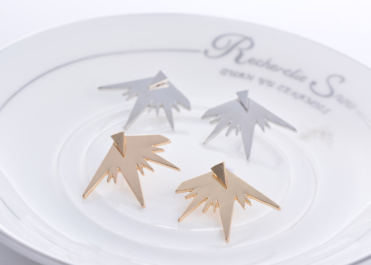 Pointed labret stud close-up product detail