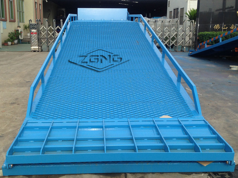 南工车辆专业订做移动固定式登车桥